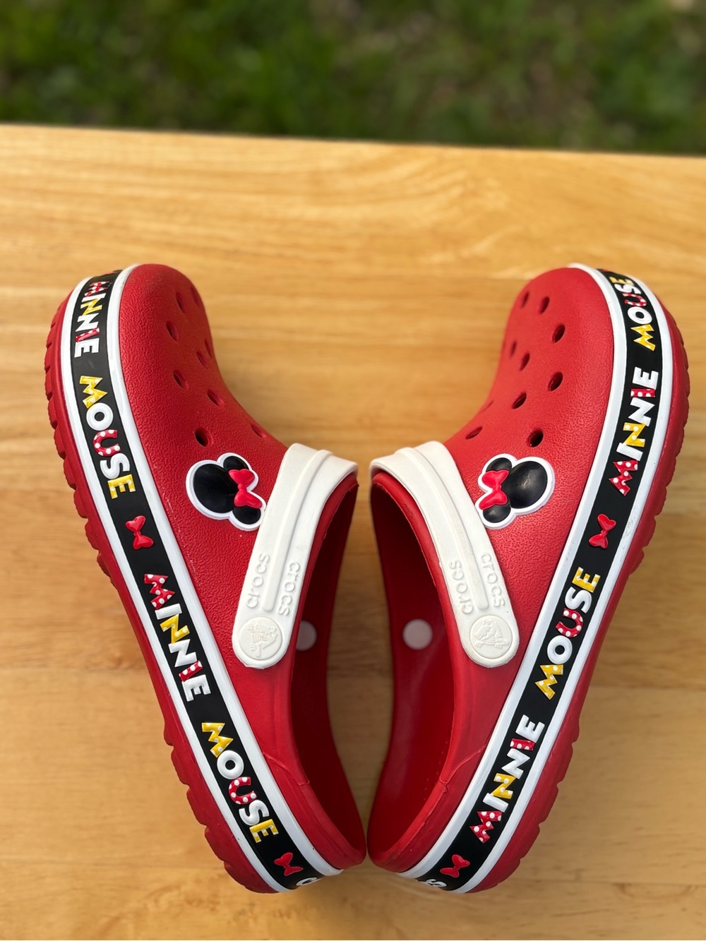 2019 Discontinued Disney Minnie Mouse Crocs size woman’s 6